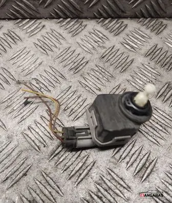 Headlight level adjustment motor