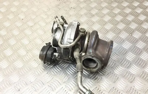 BMW 6 F12 F13 Turbo 7605794