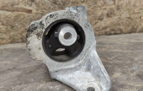 Suzuki SX4 S-Cross Gearbox mount ZP2