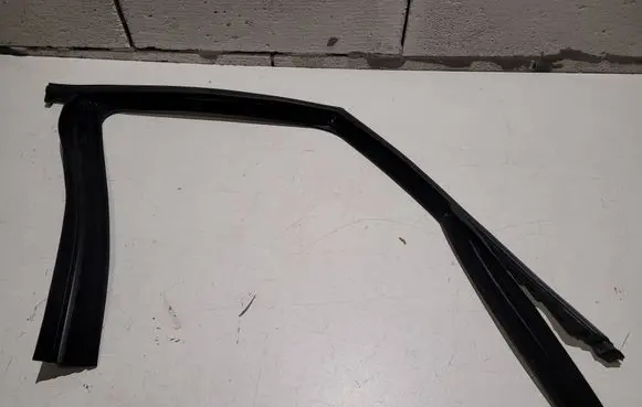 Fiat 500L Rubber seal rear door 51884149