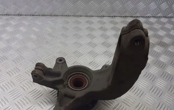 Renault Megane II Front wheel hub spindle knuckle