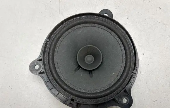 Nissan Qashqai Front door speaker