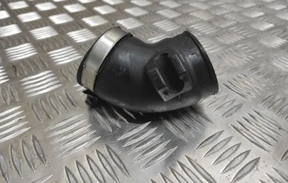 Audi A4 S4 B5 8D Air intake hose/pipe