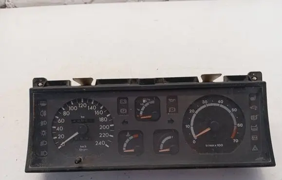 Renault Espace II Speedometer (instrument cluster) 8713510