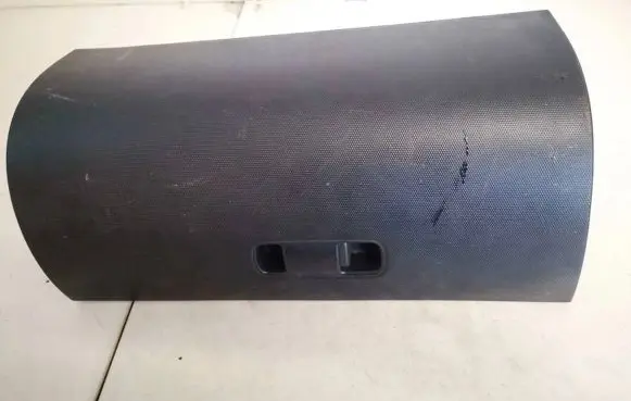 Glove box