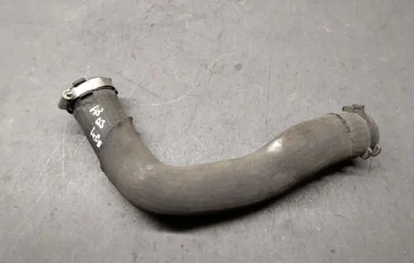 Audi A8 S8 D3 4E Engine coolant pipe/hose