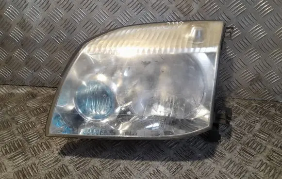 Nissan X-Trail T30 Headlight/headlamp