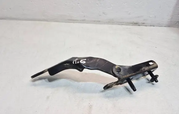 Nissan Rogue Loading door upper hinge