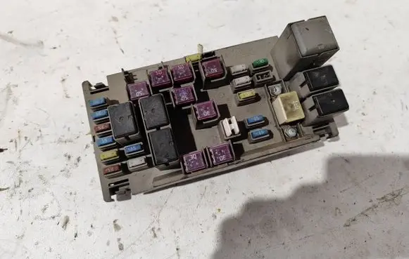 Subaru Legacy Fuse module 82241AG060 802052