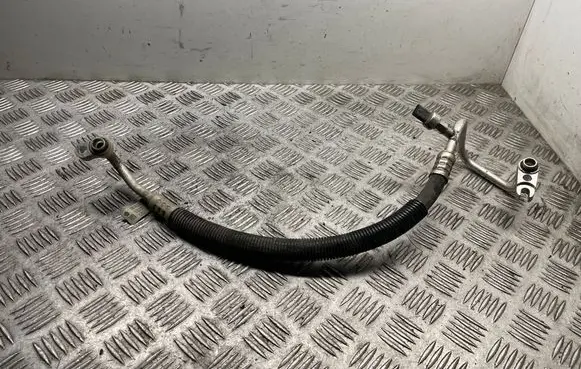 Jeep Grand Cherokee Air conditioning (A/C) pipe/hose 68161179AA