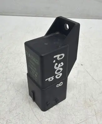 Peugeot 3008 I Glow plug pre-heat relay 9802424080 51299065