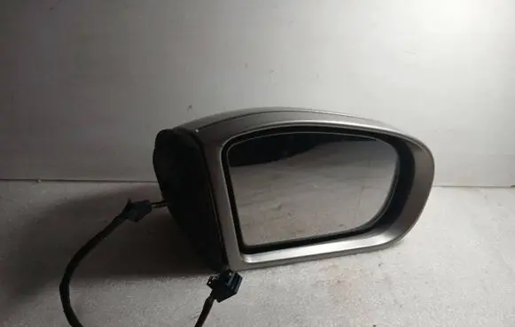 Mercedes-Benz C W203 Front door electric wing mirror 413133418