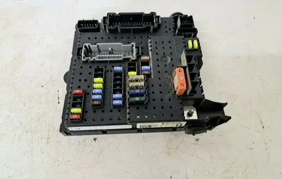 Volvo V70 Fuse module 30728512