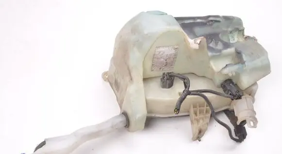 Volvo C30 Windshield washer fluid reservoir/tank 31333481