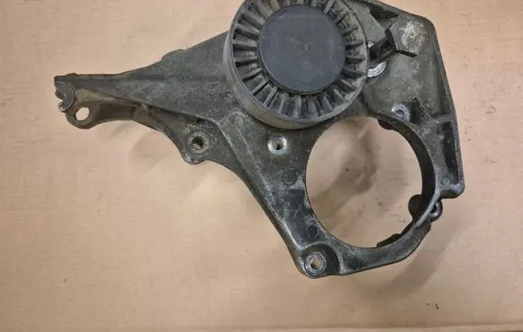 Volkswagen PASSAT B3 Generator/alternator bracket 037145812C