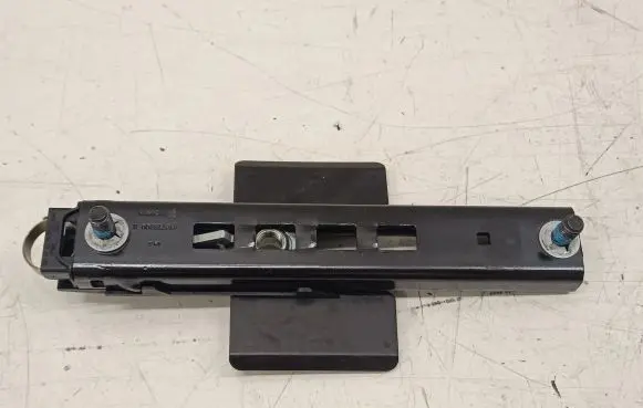 Land Rover Range Rover Sport L494 Seat belt adjustment rail 616773300B