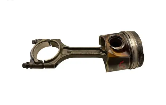 Volvo XC60 Piston with connecting rod