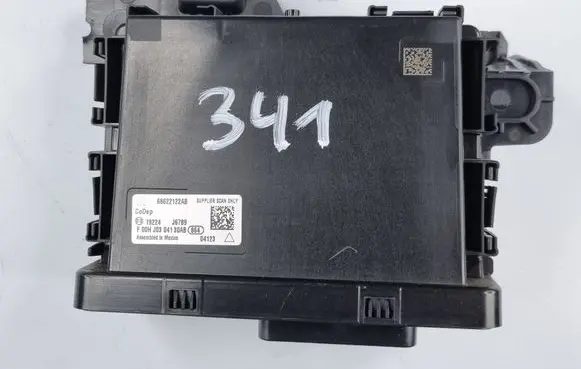 Jeep Grand Cherokee WL Gateway control module 68622122AB P68622122AB