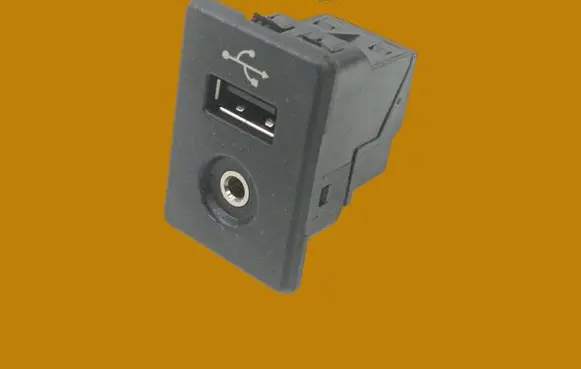 Nissan Micra USB socket connector 