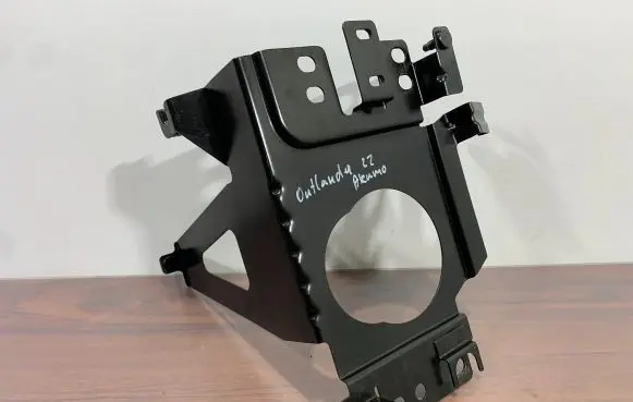 Mitsubishi Outlander IV Battery tray 
