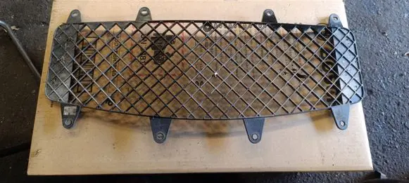 Maserati Ghibli Front bumper lower grill 670006937