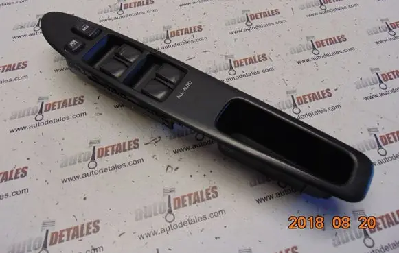 Toyota Avensis Verso Electric window control switch 8404044020