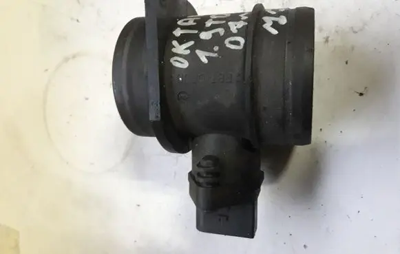 Skoda Octavia Mk2 (1Z) Mass air flow meter 0281002531