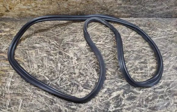 Jaguar XE Trunk rubber seal (body) 