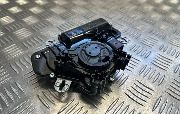 Cupra Formentor Tailgate/trunk/boot lift motor 5TA827887C BN3CZECH 140621