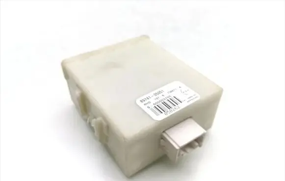 Toyota Avensis Verso Door control unit/module 89741-05051 736671-A