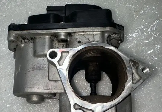 Audi A4 S4 B8 8K EGR valve 03L131501E 29080236
