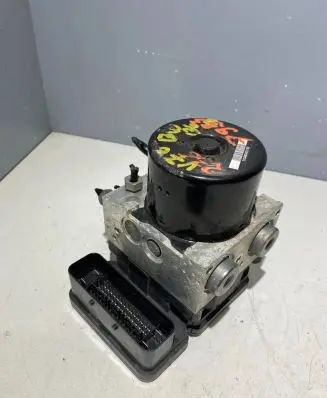 Volvo V70 ABS Pump 30681619 10061336881 000404972C1
