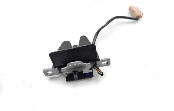 Volkswagen Fox Tailgate/trunk/boot lock/catch/latch 5Z6827505 5U5827505