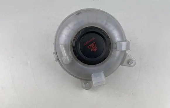 Coolant expansion tank/reservoir