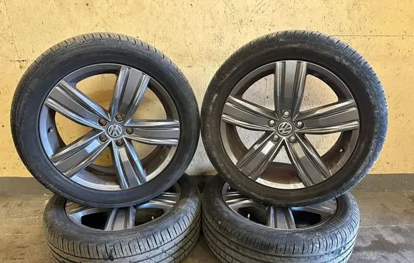 Volkswagen Tiguan R19 alloy rim 5NA601025Q