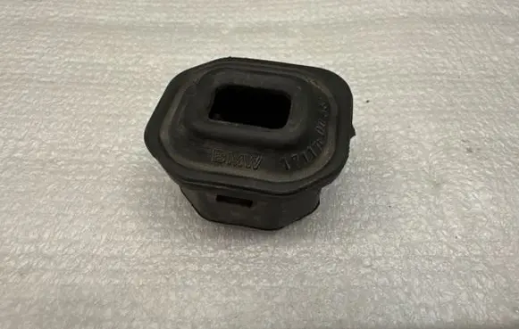 BMW 1 F20 F21 Engine coolant pipe/hose 7600589 17117600589