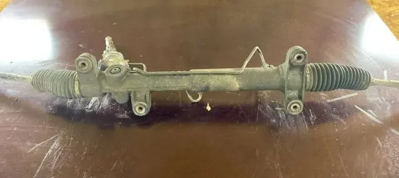 Toyota Avensis T250 Steering rack