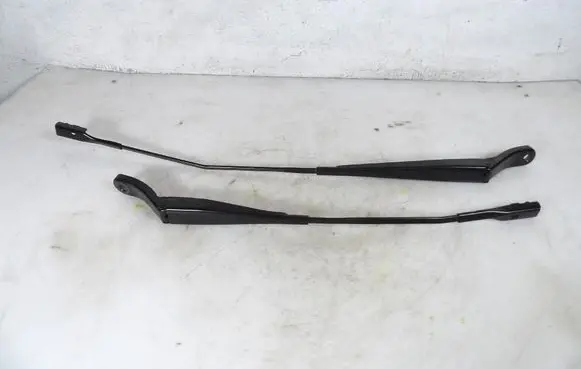 Opel Crossland X Front wiper blade arm 39079980