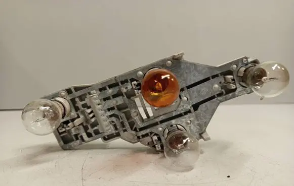 Skoda Octavia Mk2 (1Z) Tail light bulb cover holder 1Z9945257