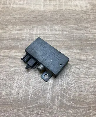 Volkswagen PASSAT B3 Aerial antenna amplifier 357035577