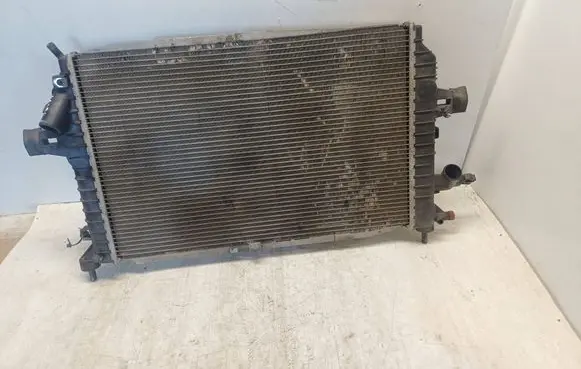 Opel Zafira B Coolant radiator
