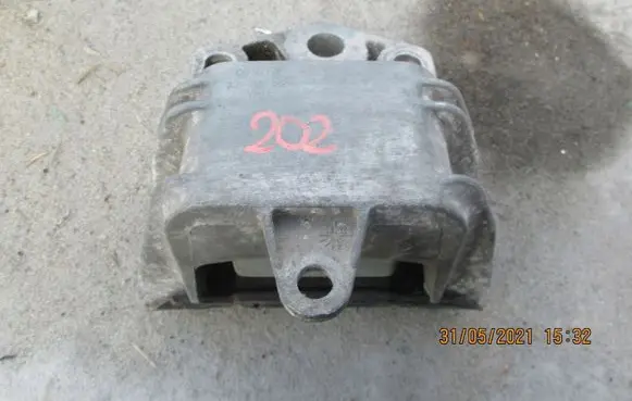 Volkswagen Golf VII Armrest 