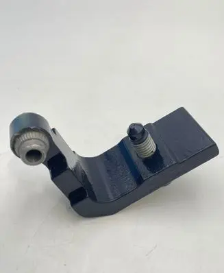 BMW 5 F10 F11 Rear door lower hinge 7185635