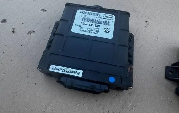 Audi Q7 4L Gearbox control unit/module 0C8927750T 001S1779 SALD000155