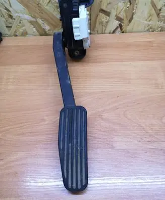 Volvo S60 Accelerator throttle pedal 30636003