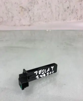 Tesla Model Y Interior temperature sensor H081380223