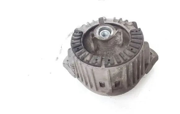 Mercedes-Benz E A207 Engine mount bracket A2042405017
