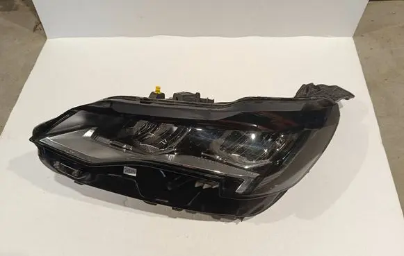 Peugeot 5008 II Headlight/headlamp 89914773