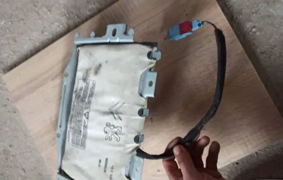 Peugeot 308 Passenger airbag 9681466680
