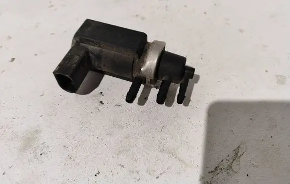 Audi A6 S6 C5 4B Turbo solenoid valve 059906627B 01T187 72290322